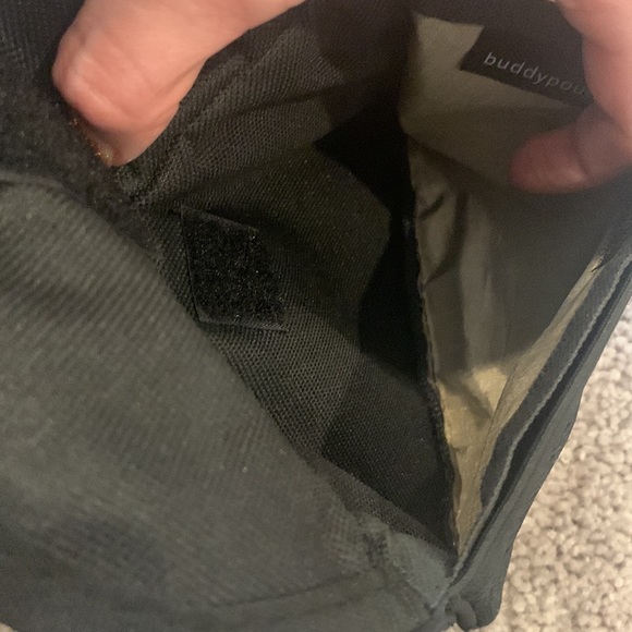 Running Buddy Magnetic Buddy Pouch – Beltless “No Bounce” Pouch / Waist Pack - Picture 8 of 12